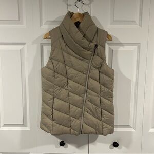 Nicole Miller Tan Quilted Asymmetrical Zip up Puffer Vest Size M